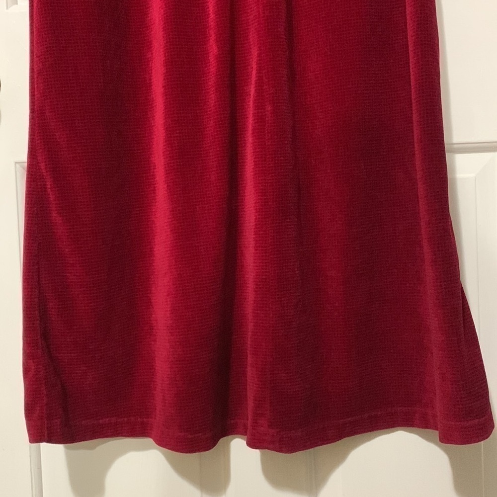 Vintage Heather Collection burgundy housecoat - Picture 7 of 14